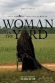  Женщина во дворе 